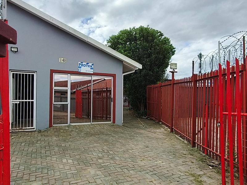 6 Bedroom Property for Sale in Mthata Eastern Cape